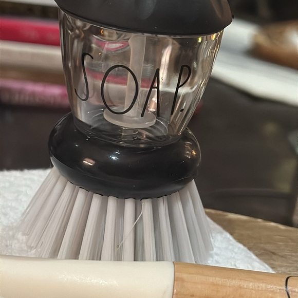 Rae Dunn Fillable Cleaning Utensils for kitchen/bath w/replacement scrubbers 🧽 - Picture 5 of 11